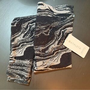 New with tags Athleta Aurora Shine women’s leggings size small